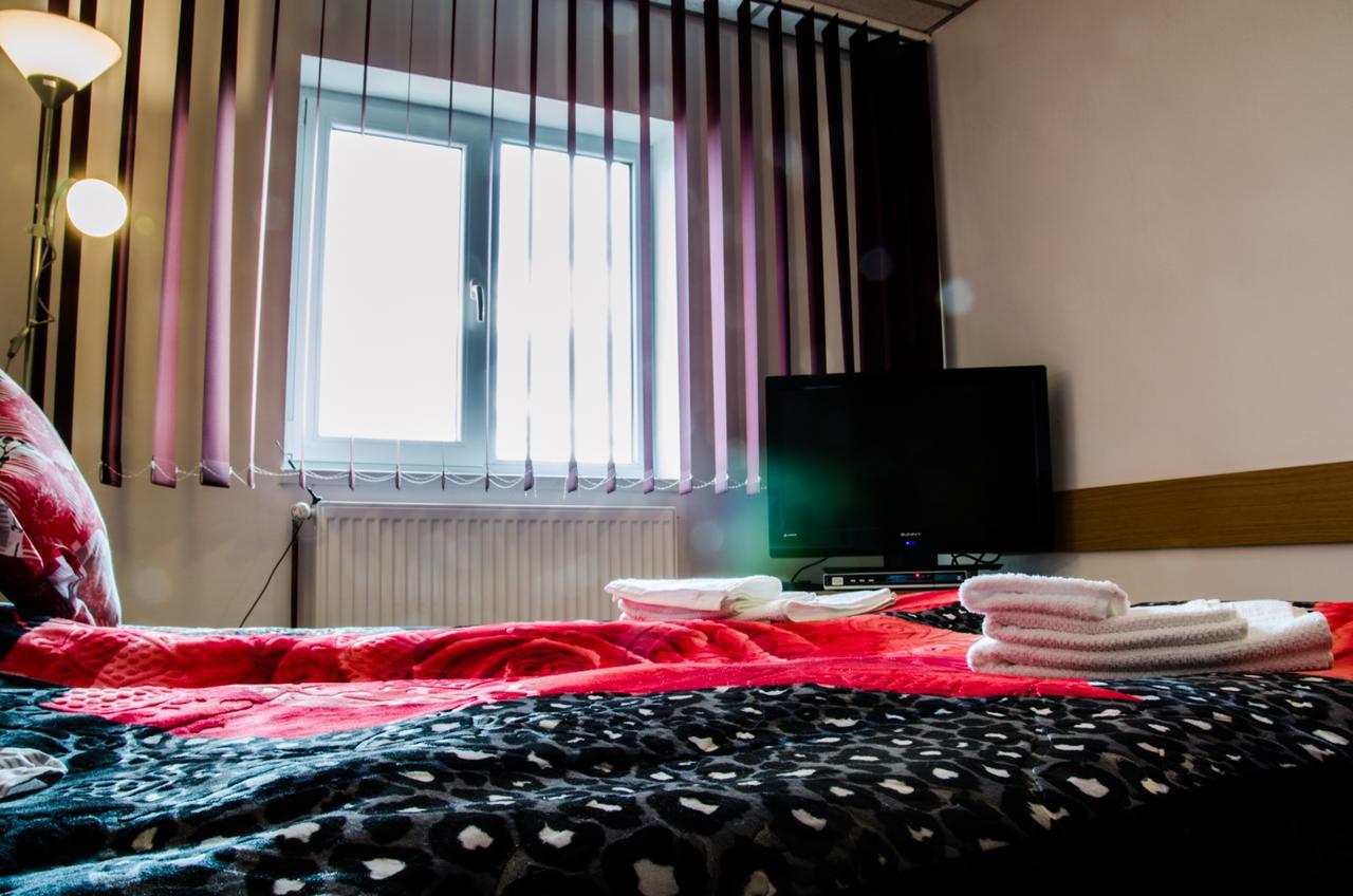 Pensiunea Georgibel Deva Buitenkant foto