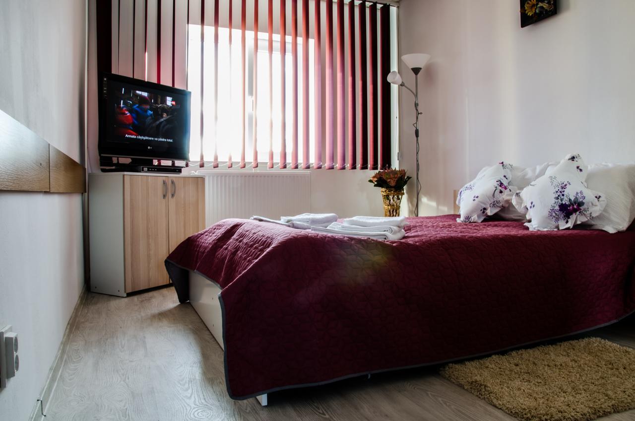 Pensiunea Georgibel Deva Buitenkant foto